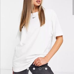 Nike Essential boyfriend t-shirt in white